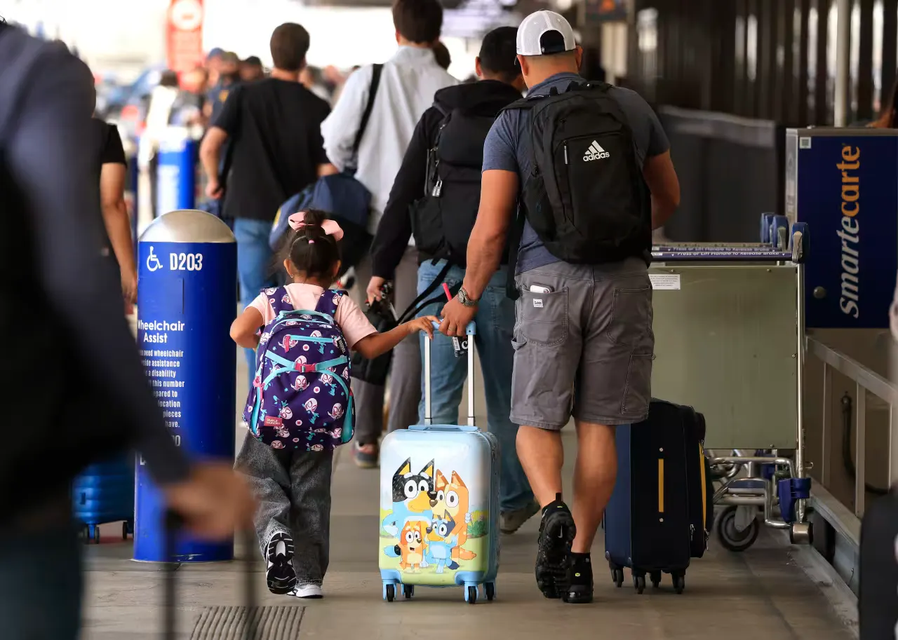 U.S. economy keeps up the momentum, but rising costs put a cap on new hiring